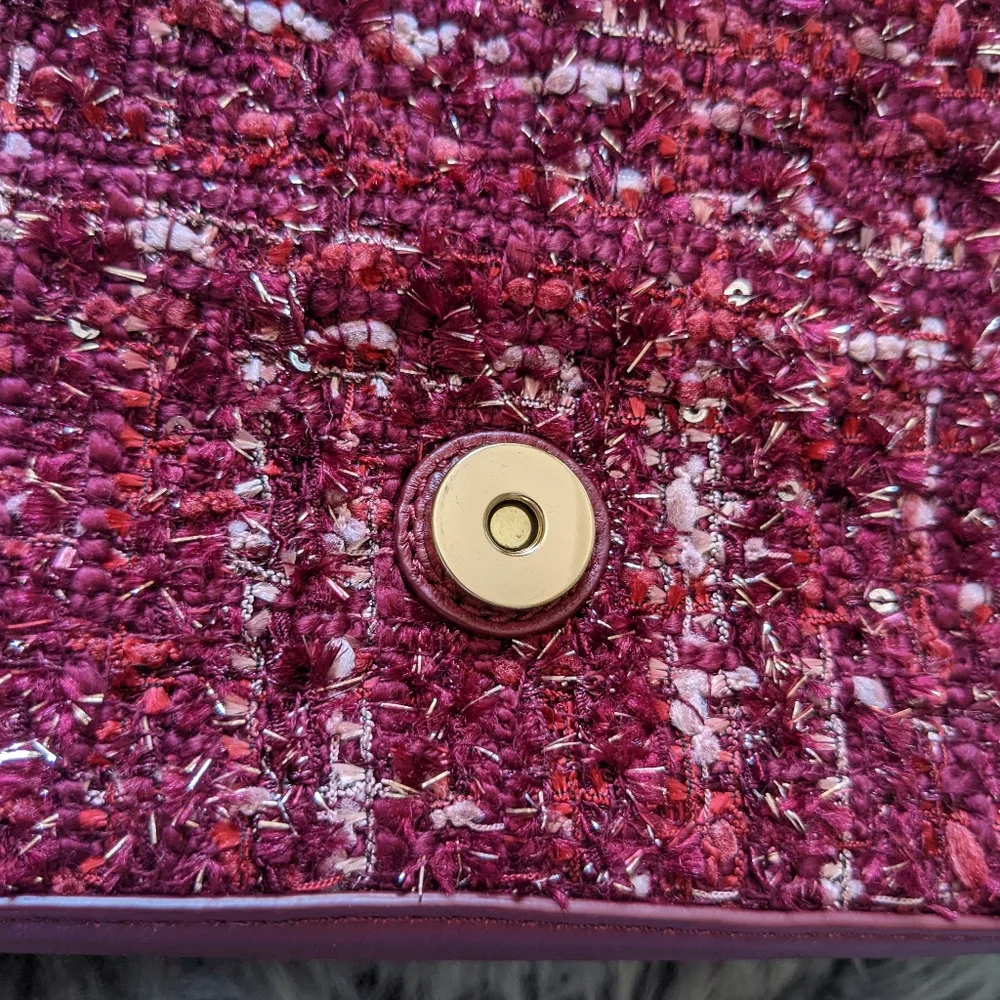 Tory Burch Crossbody Handbag. - Picture 5 of 15